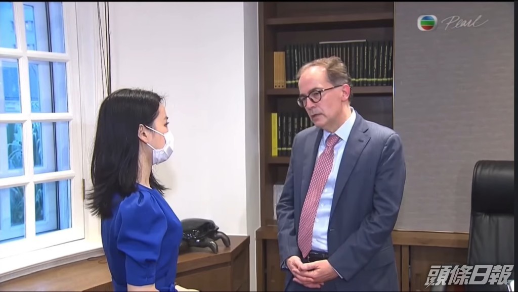 林婷婷英語流利，不時被安排訪問外籍人士。